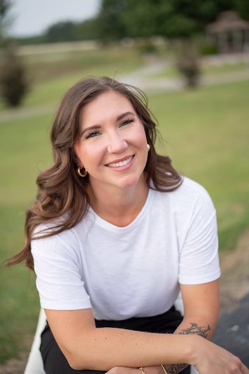 Portrait of Chelsea Easton, mental health therapist